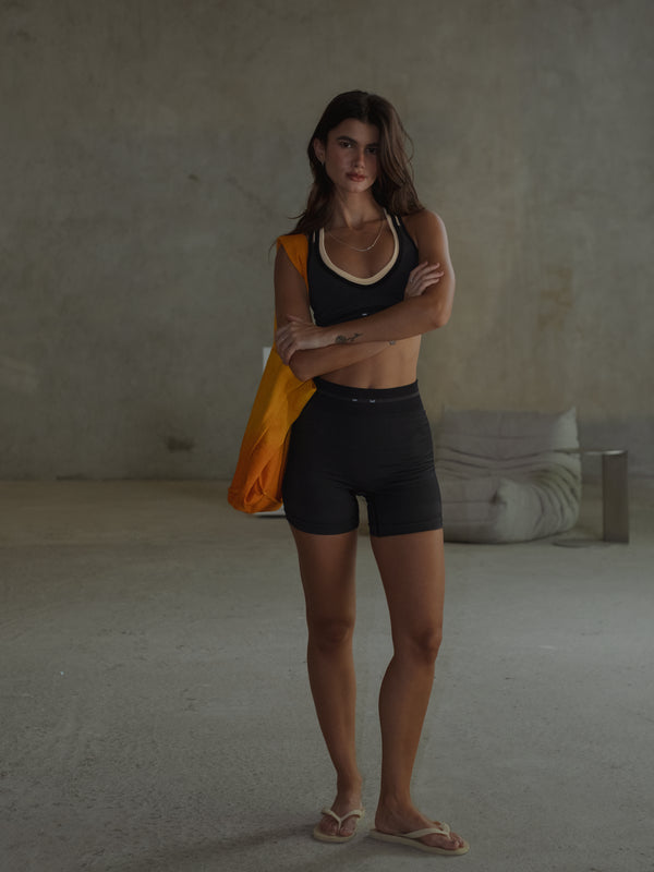 TWIST BACK LINES SEAMLESS TOP - SHADOW UNDERTONE