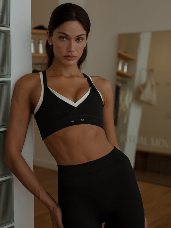 V-FORM SEAMLESS TOP - IVORY