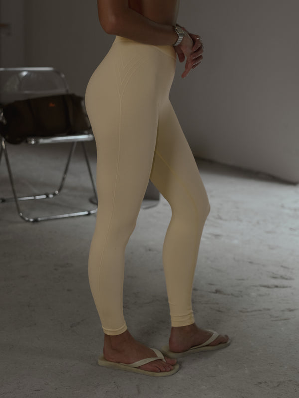 WIRED LINES SEAMLESS LEGGINGS - YELLOW UNDERTONE